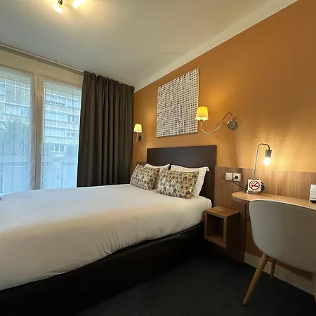 Hotell De 2*
